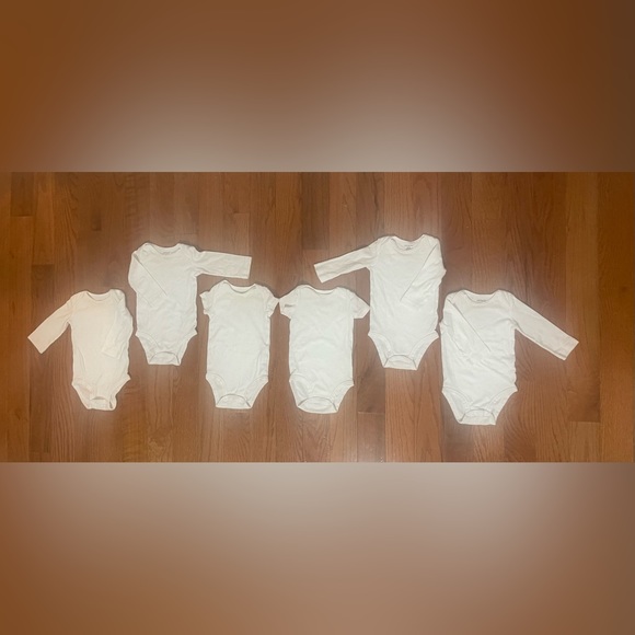 6 Months Unisex Onesie BUNDLE ( 6 pcs ) - Picture 1 of 2